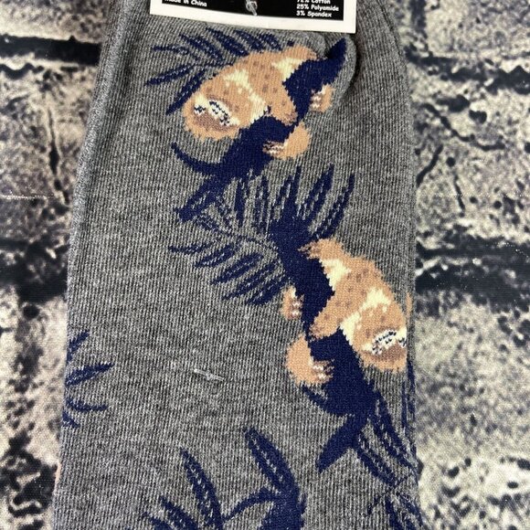Fun Circle Men's Gray Sloth Sox size 10-13 Crew Socks 2 Pair Shoe sz 6-12 - Picture 9 of 9